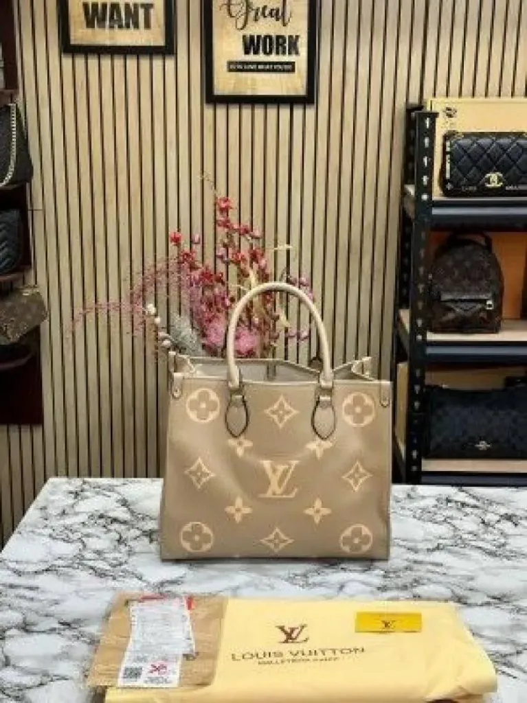 LOUIS_VUITTON ONTHEGO PREMIUM QUALITY WITH DUST MEDIUM SIZE (KHAKI)